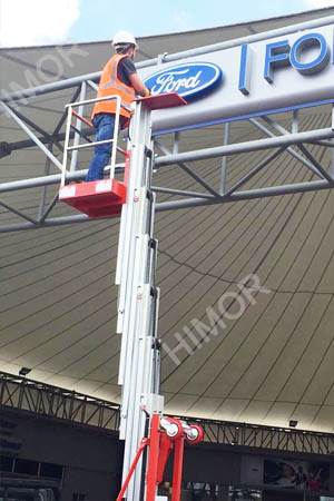 vertical mast lift