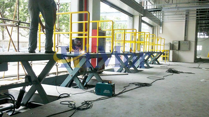 loading bay scissor lift in pit