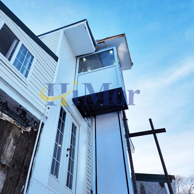 Outdoor residential vertical platform lift